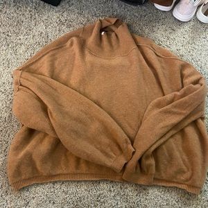 Free people crop sweater, size large